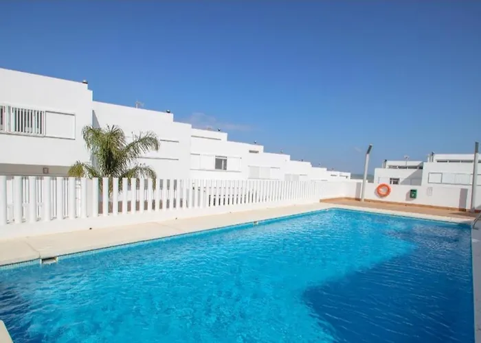 Acogedor Adosado Con Piscina Solo Familias Y Parejas Nyaraló *