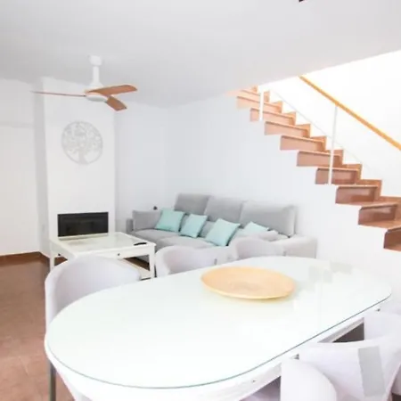 Ferienhaus Acogedor Adosado Con Piscina Solo Familias Y Parejas Conil De La Frontera