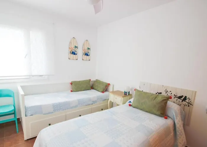 Acogedor Adosado Con Piscina Solo Familias Y Parejas